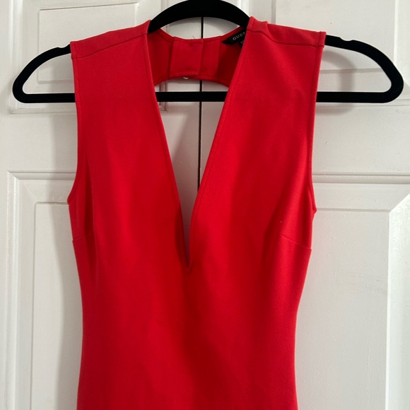 Guess Dresses & Skirts - Guess V Neck Red Sleeveless Dress